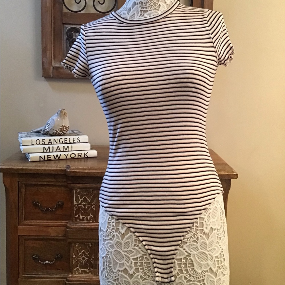 E581 GUC Forever 21 Striped Short Sleeve Bodysuit